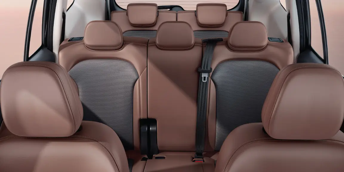 MPV7 Front Right